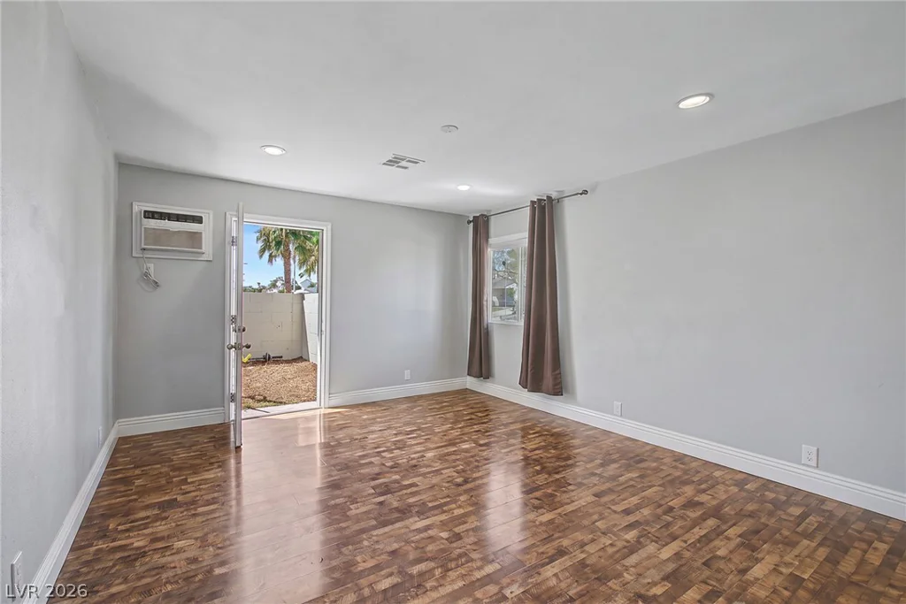 713 Vincent, Las Vegas, NV 89145