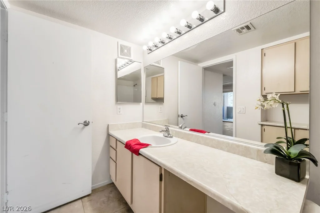 555 Silverado Ranch, Las Vegas, NV 89183