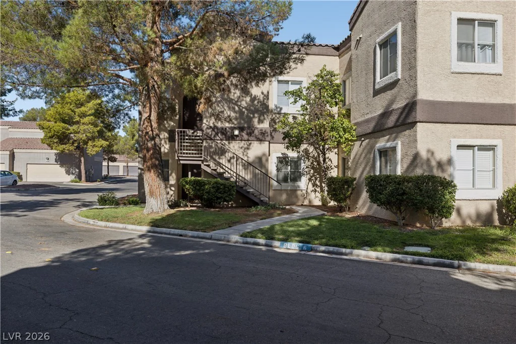 5250 Rainbow, Las Vegas, NV 89118
