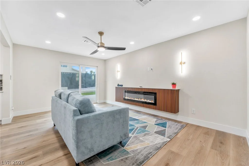 2301 Palora, Las Vegas, NV 89169