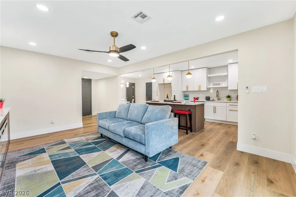 2301 Palora, Las Vegas, NV 89169