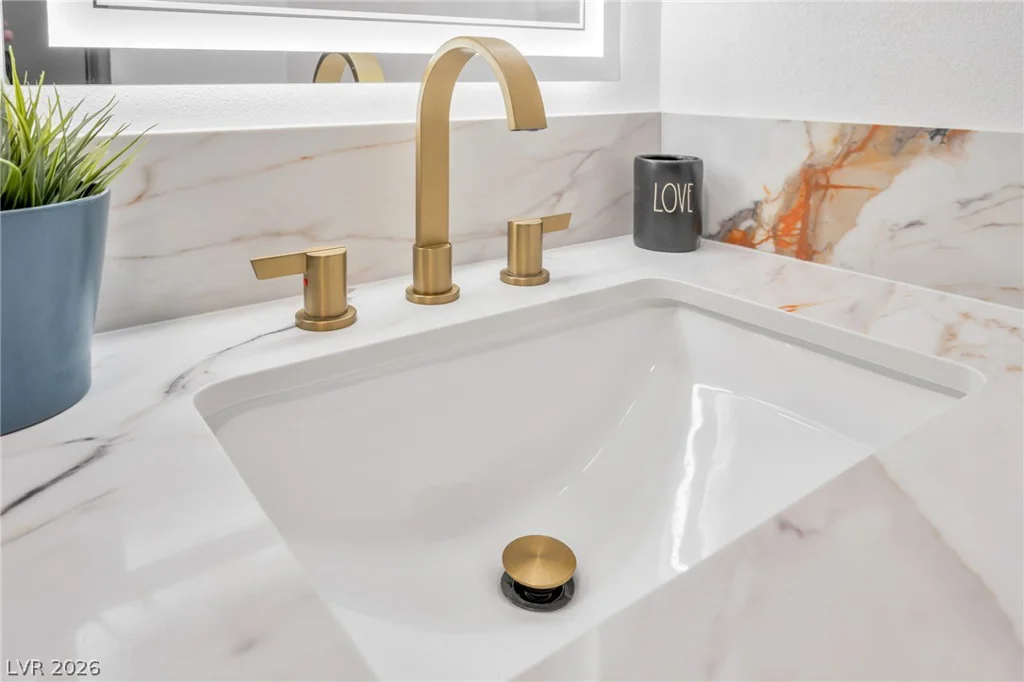 2301 Palora, Las Vegas, NV 89169