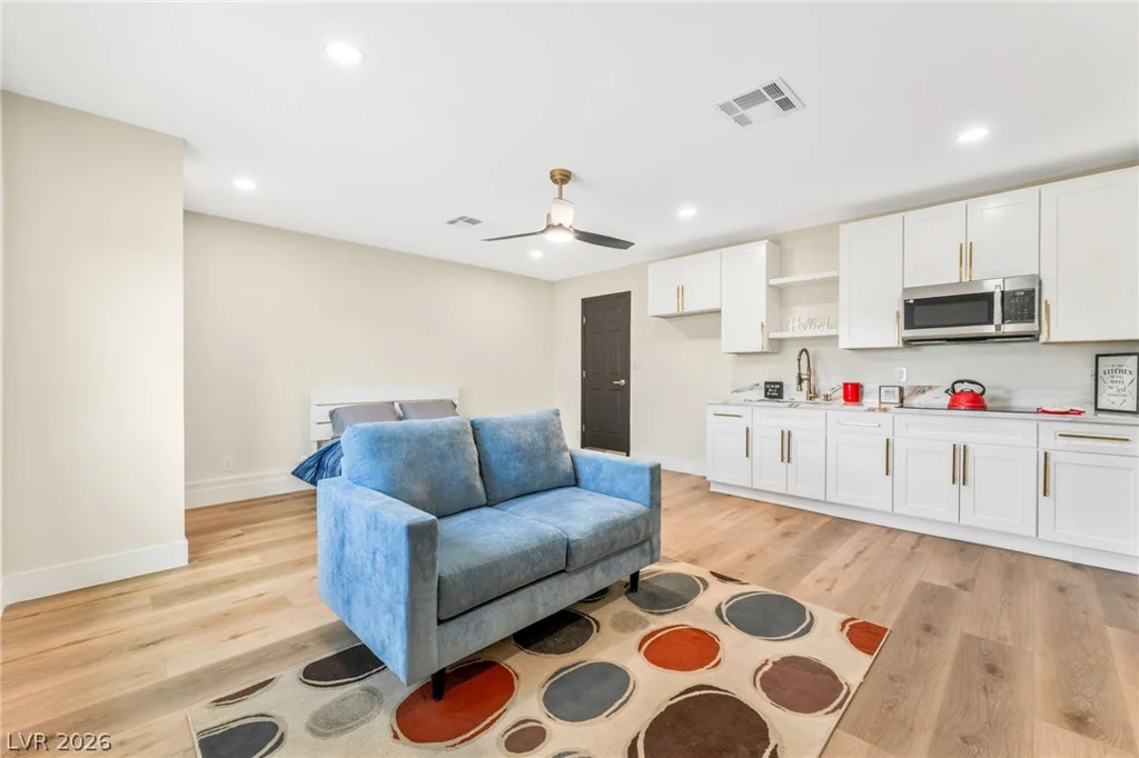 2301 Palora, Las Vegas, NV 89169