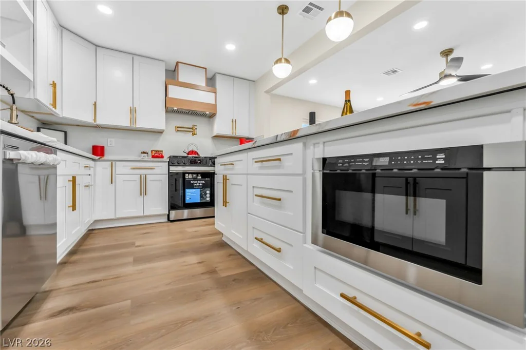 2301 Palora, Las Vegas, NV 89169