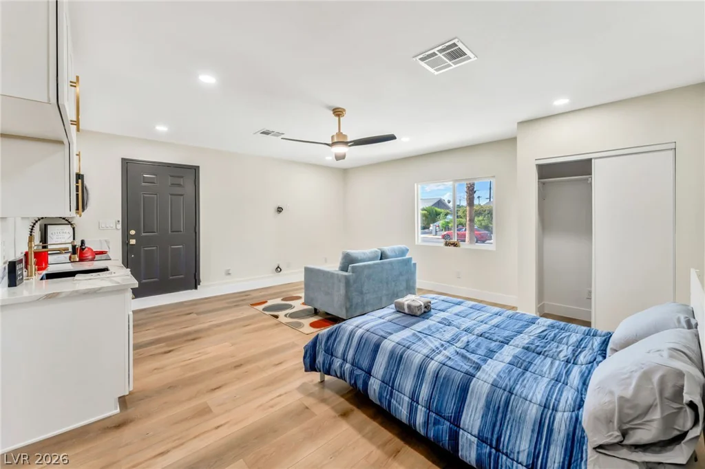 2301 Palora, Las Vegas, NV 89169