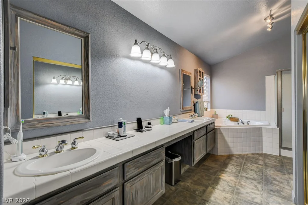 184 Adomeit, Henderson, NV 89074