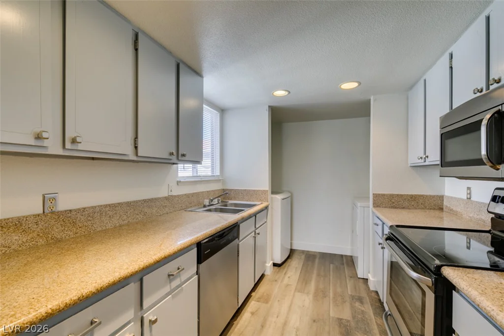 1941 Scimitar, Henderson, NV 89014