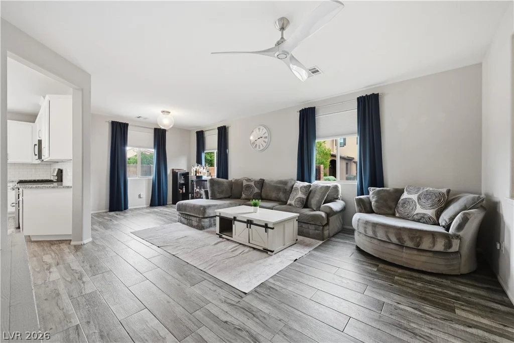 9518 Ridgeglen, Las Vegas, NV 89148