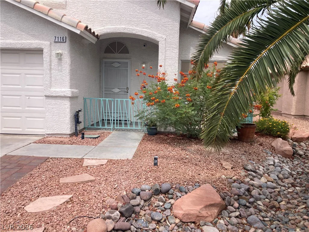 7116 Golden Desert, Las Vegas, NV 89129