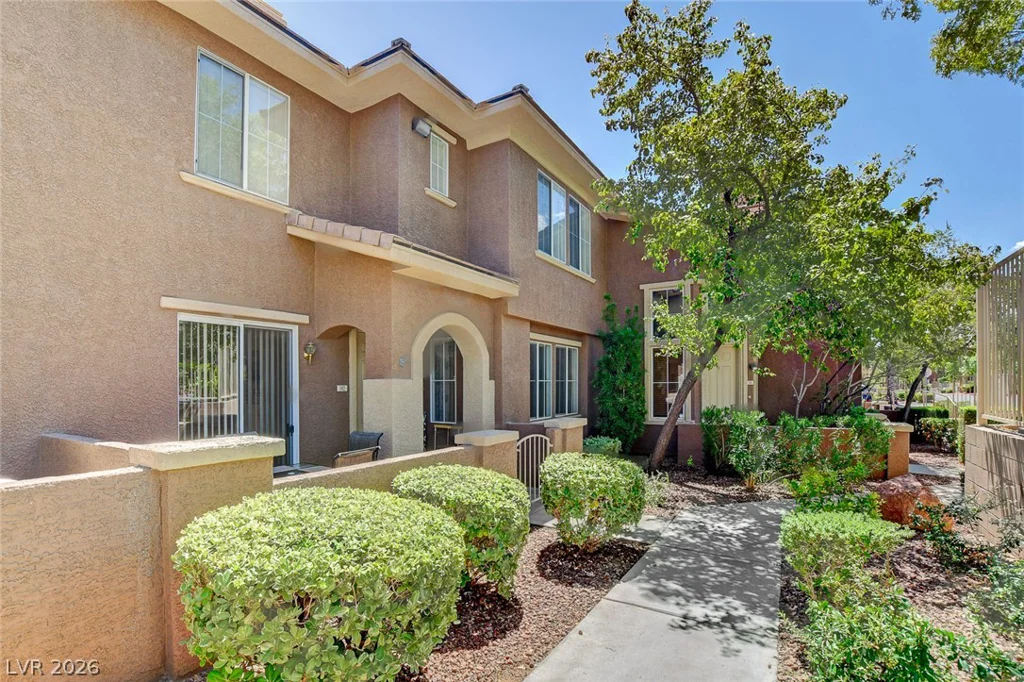 10190 Deerfield Beach, Las Vegas, NV 89129