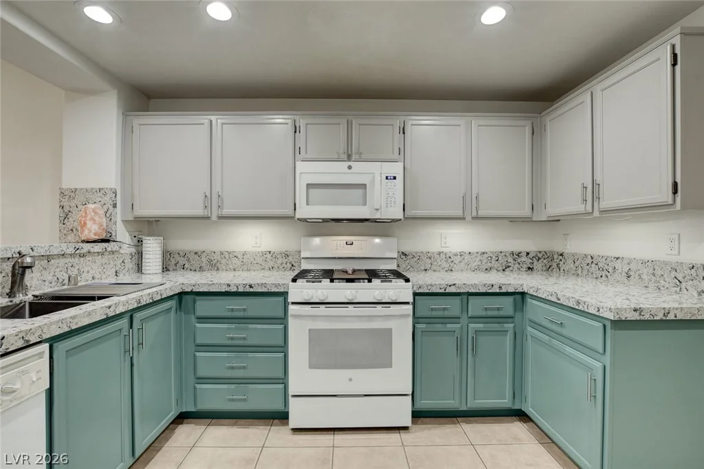 10190 Deerfield Beach, Las Vegas, NV 89129