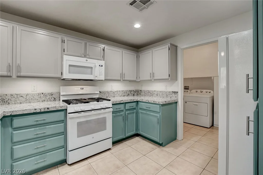 10190 Deerfield Beach, Las Vegas, NV 89129
