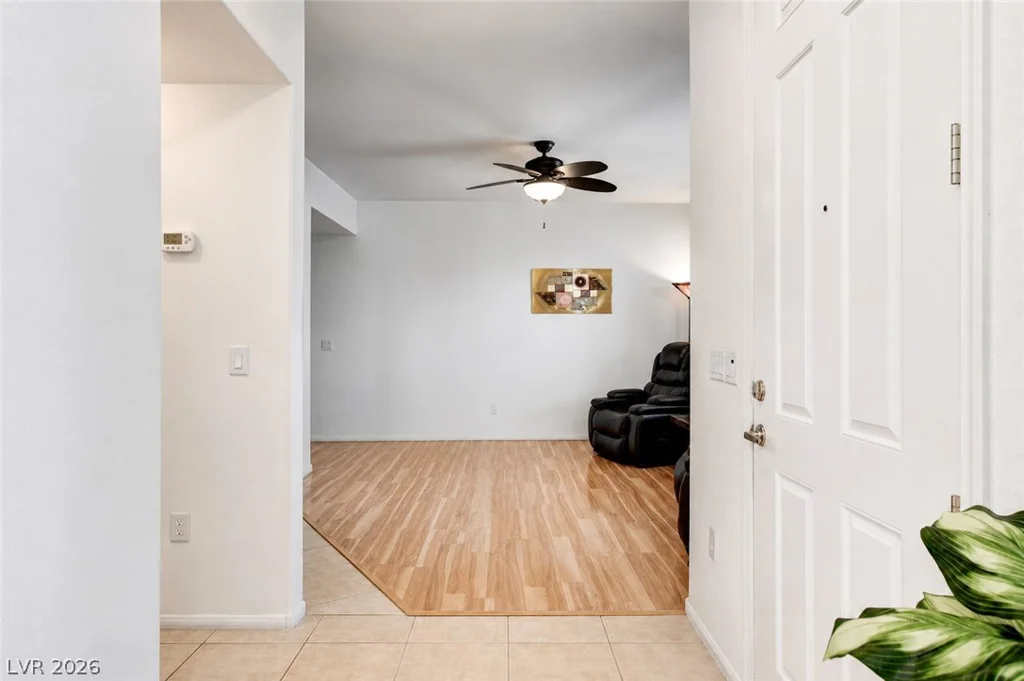 10190 Deerfield Beach, Las Vegas, NV 89129