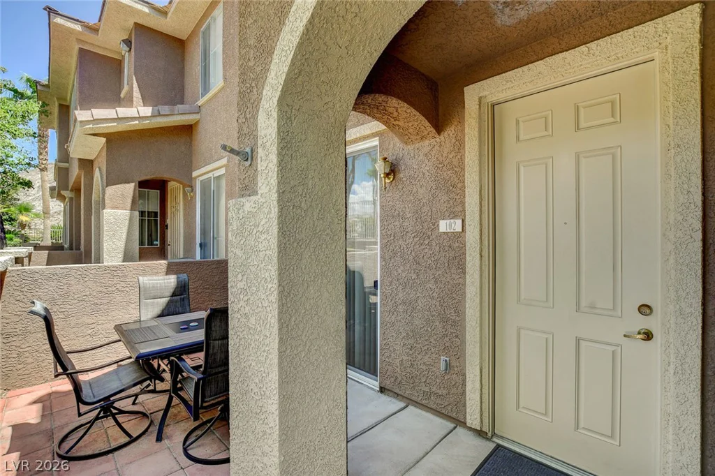 10190 Deerfield Beach, Las Vegas, NV 89129