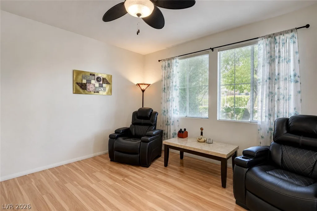 10190 Deerfield Beach, Las Vegas, NV 89129