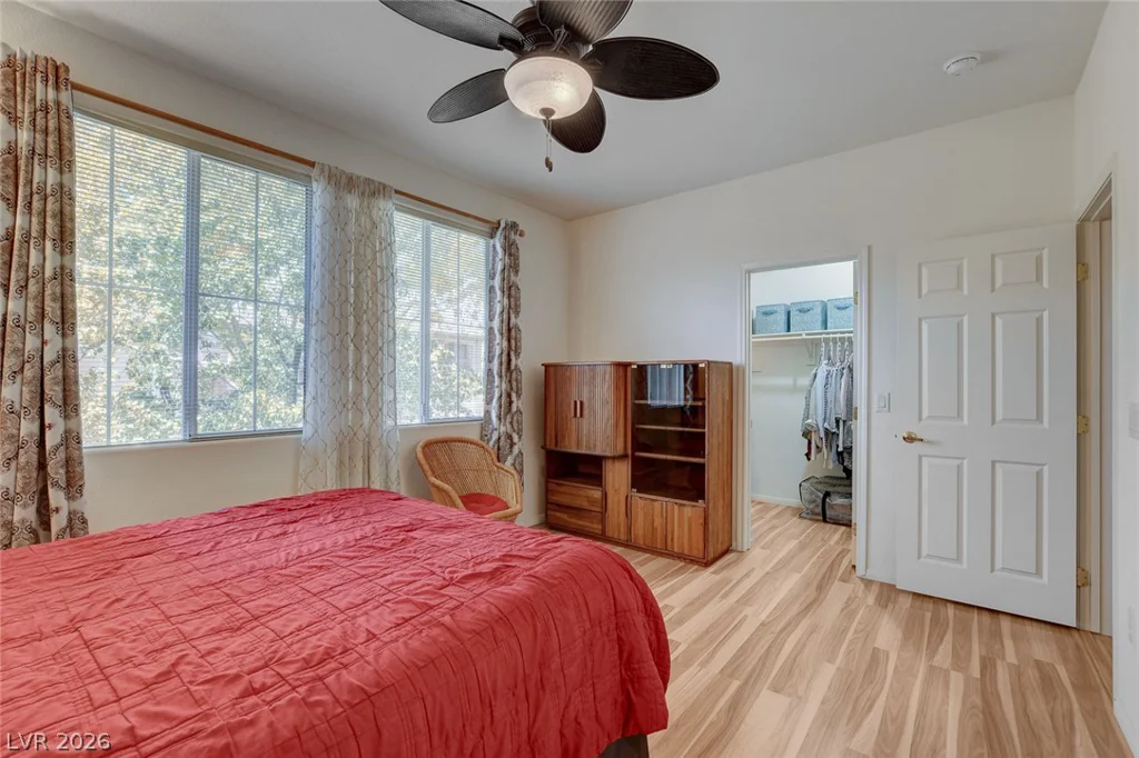 10190 Deerfield Beach, Las Vegas, NV 89129