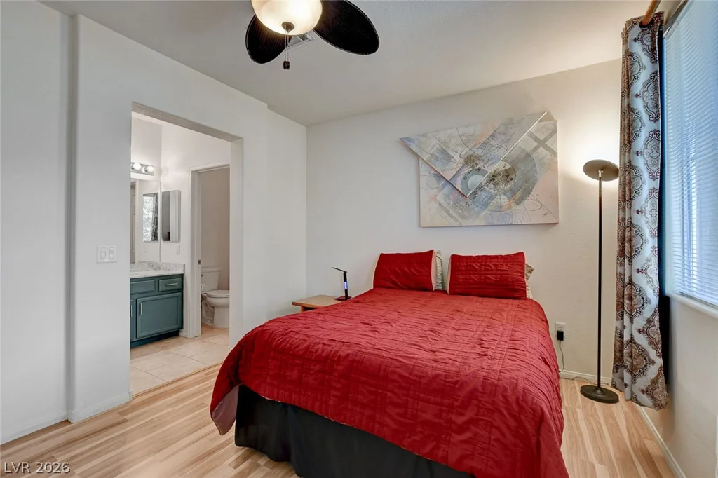 10190 Deerfield Beach, Las Vegas, NV 89129