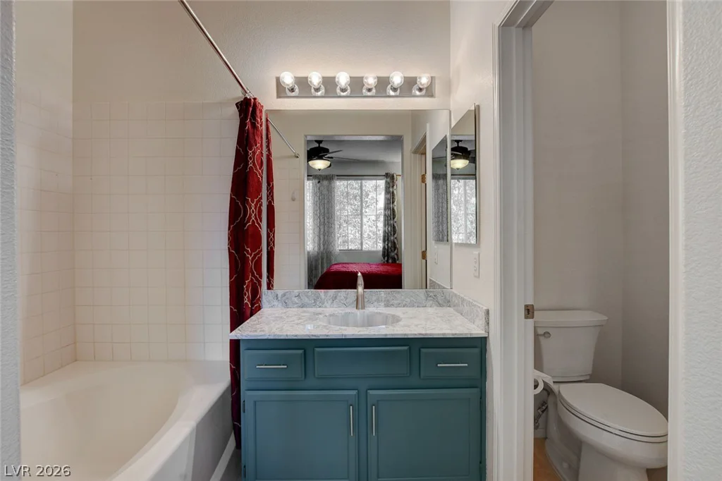10190 Deerfield Beach, Las Vegas, NV 89129