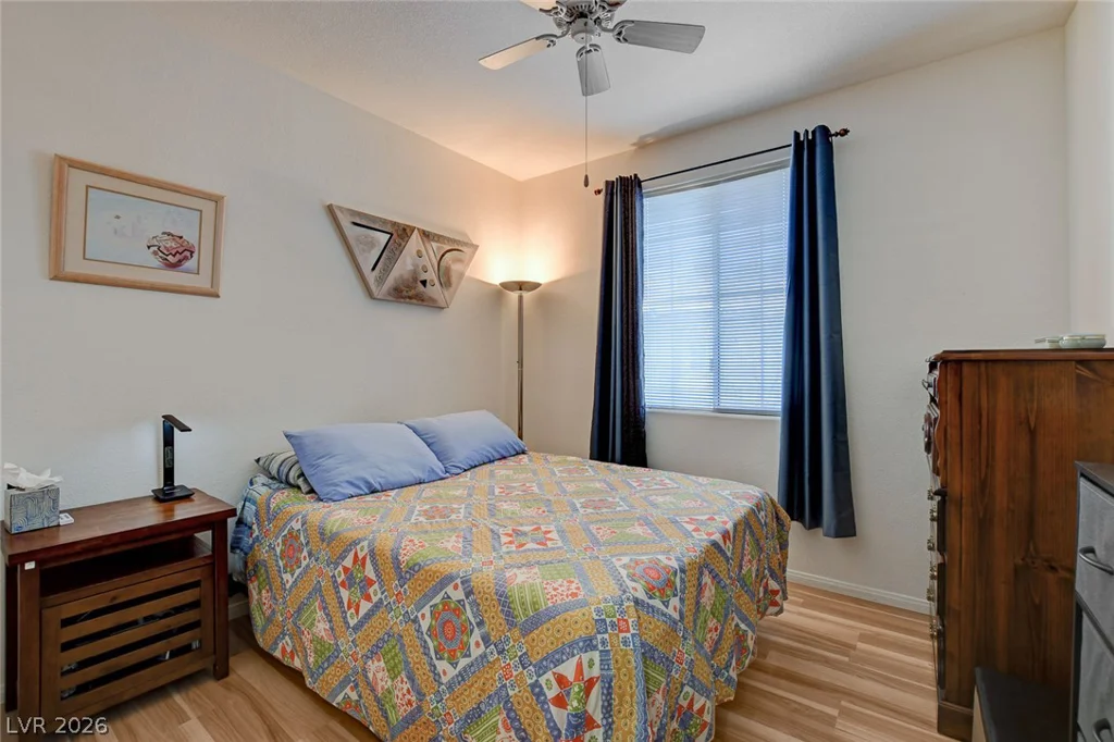 10190 Deerfield Beach, Las Vegas, NV 89129