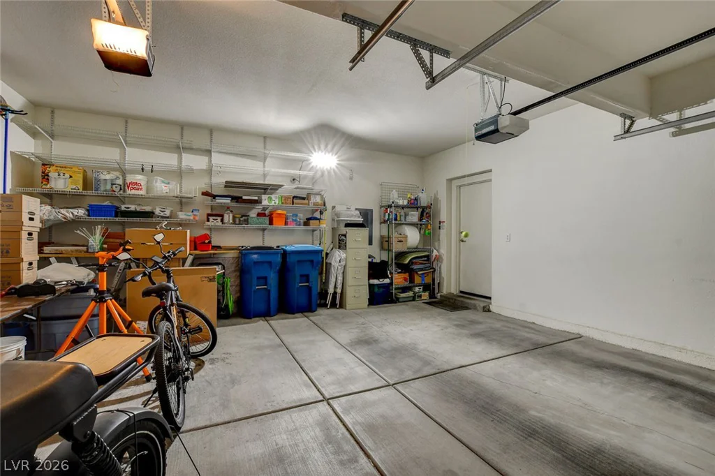 10190 Deerfield Beach, Las Vegas, NV 89129