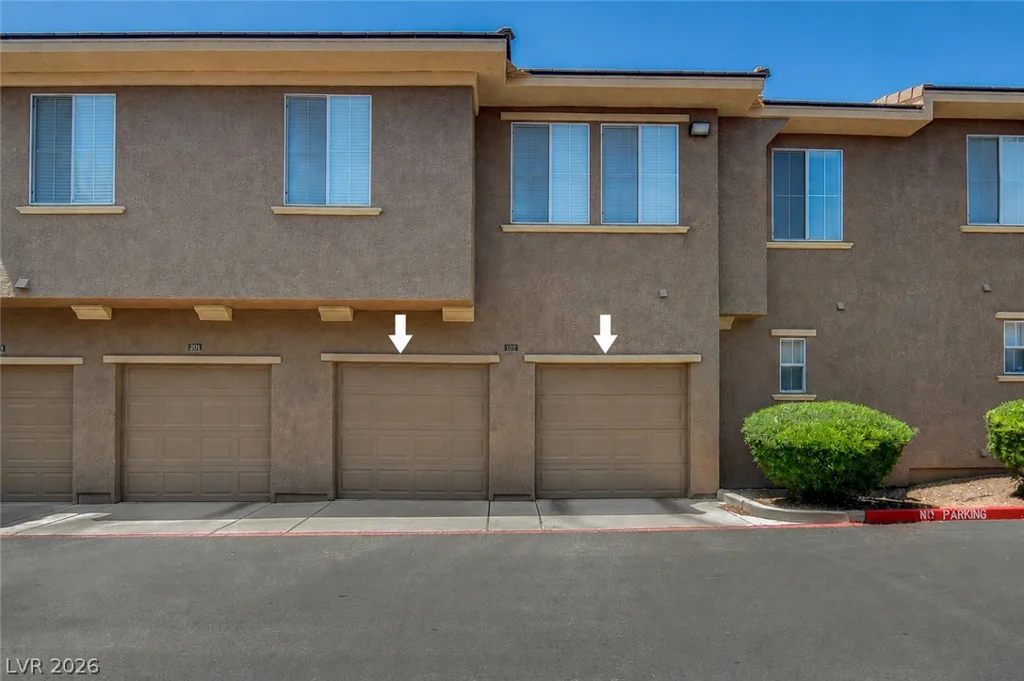10190 Deerfield Beach, Las Vegas, NV 89129