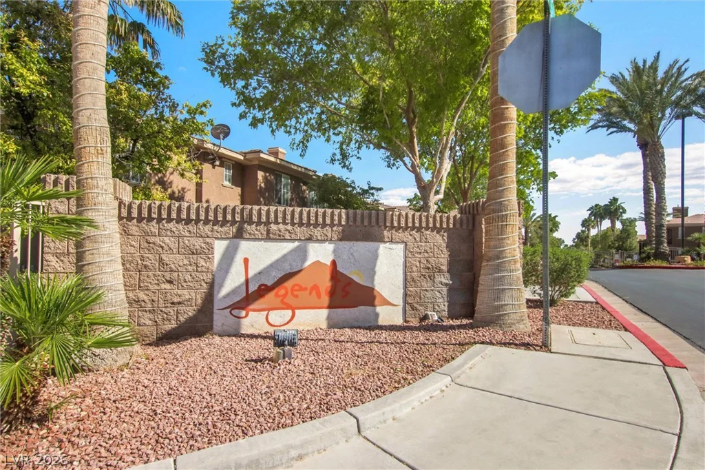 10190 Deerfield Beach, Las Vegas, NV 89129