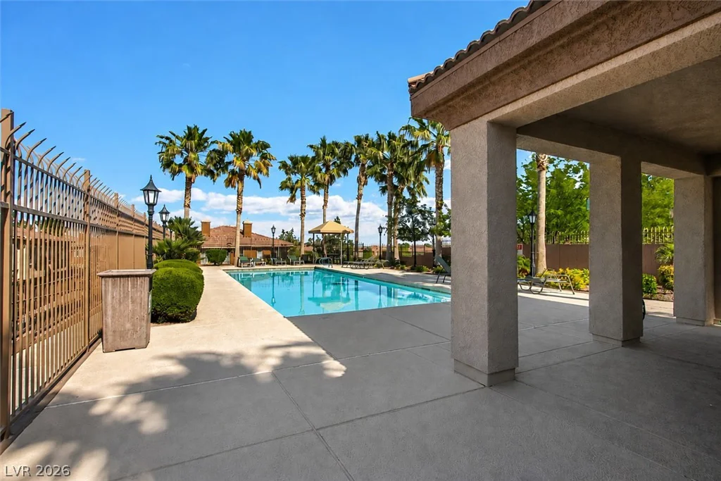 10190 Deerfield Beach, Las Vegas, NV 89129