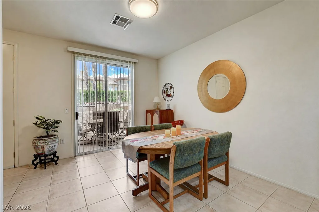 10190 Deerfield Beach, Las Vegas, NV 89129