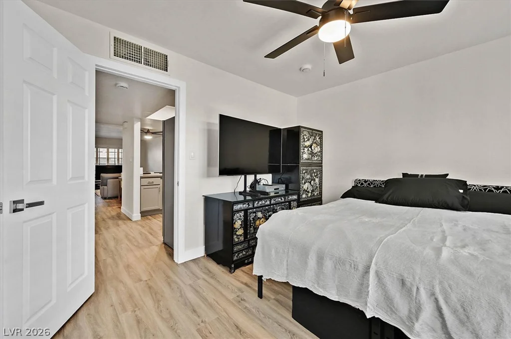 2851 Valley View, Las Vegas, NV 89102