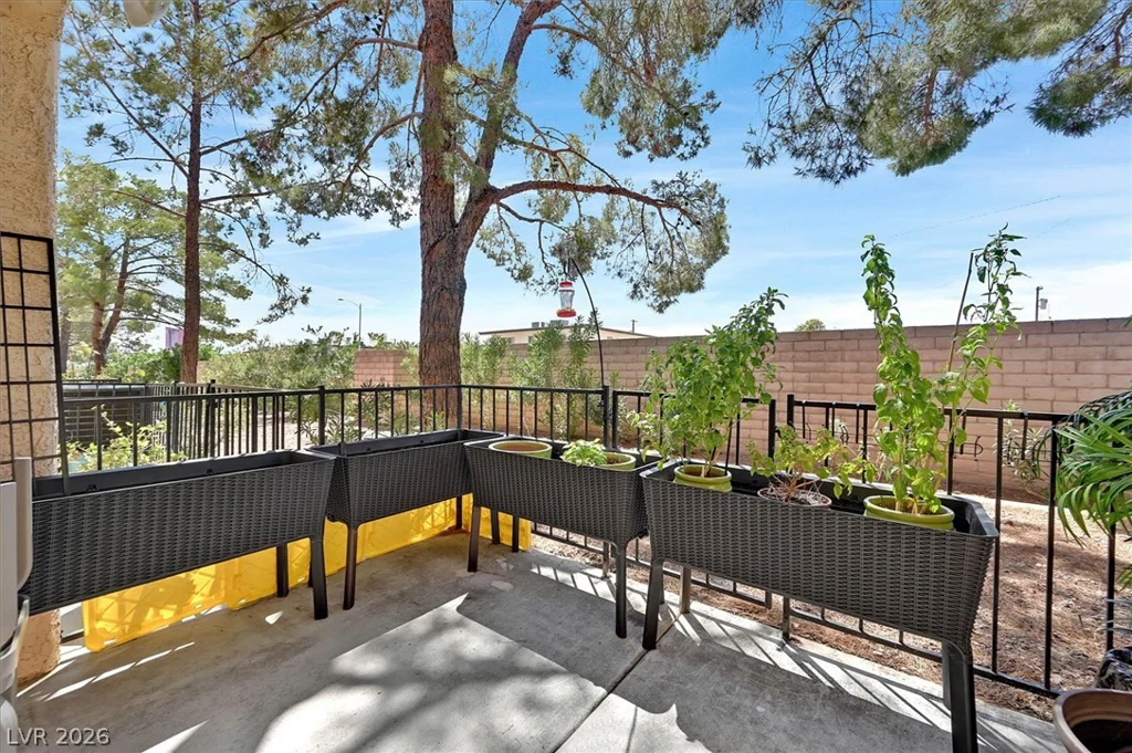 2851 Valley View, Las Vegas, NV 89102