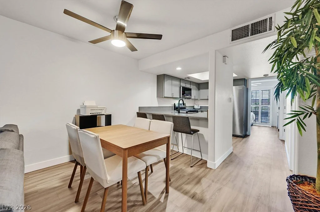 2851 Valley View, Las Vegas, NV 89102