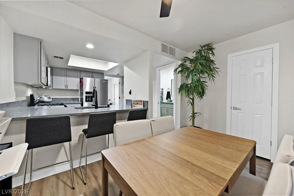 2851 Valley View, Las Vegas, NV 89102