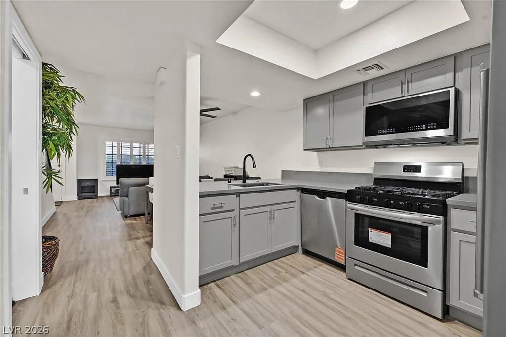2851 Valley View, Las Vegas, NV 89102