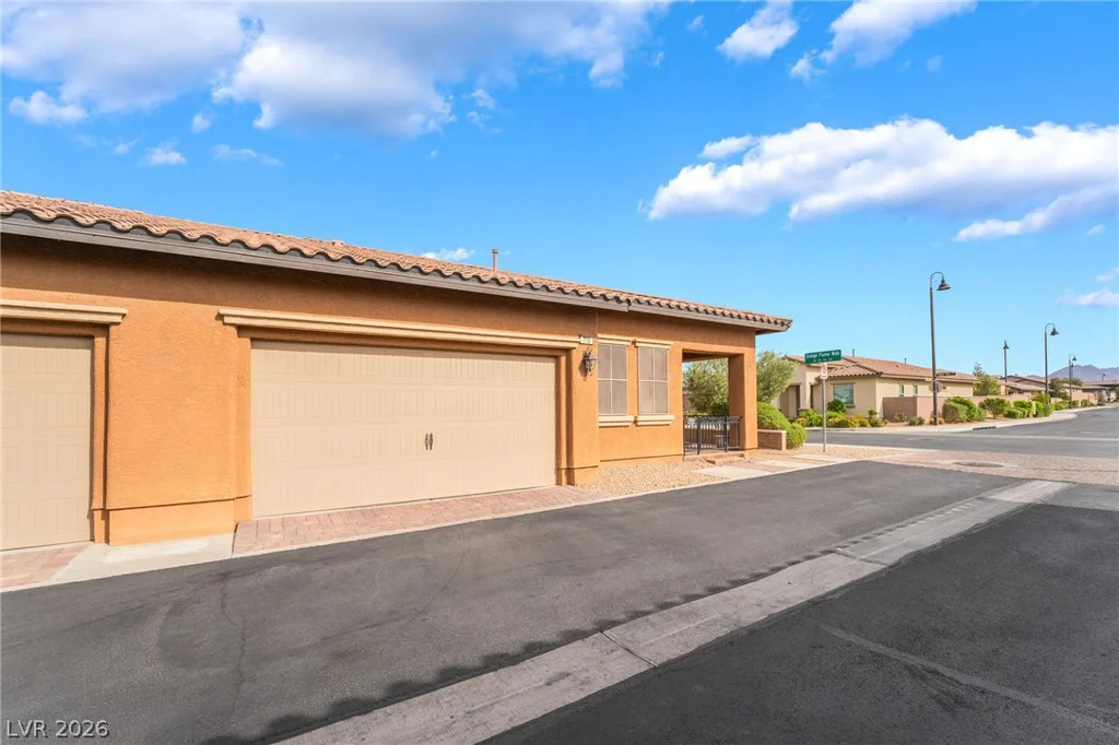 715 Orange Plume, Henderson, NV 89011