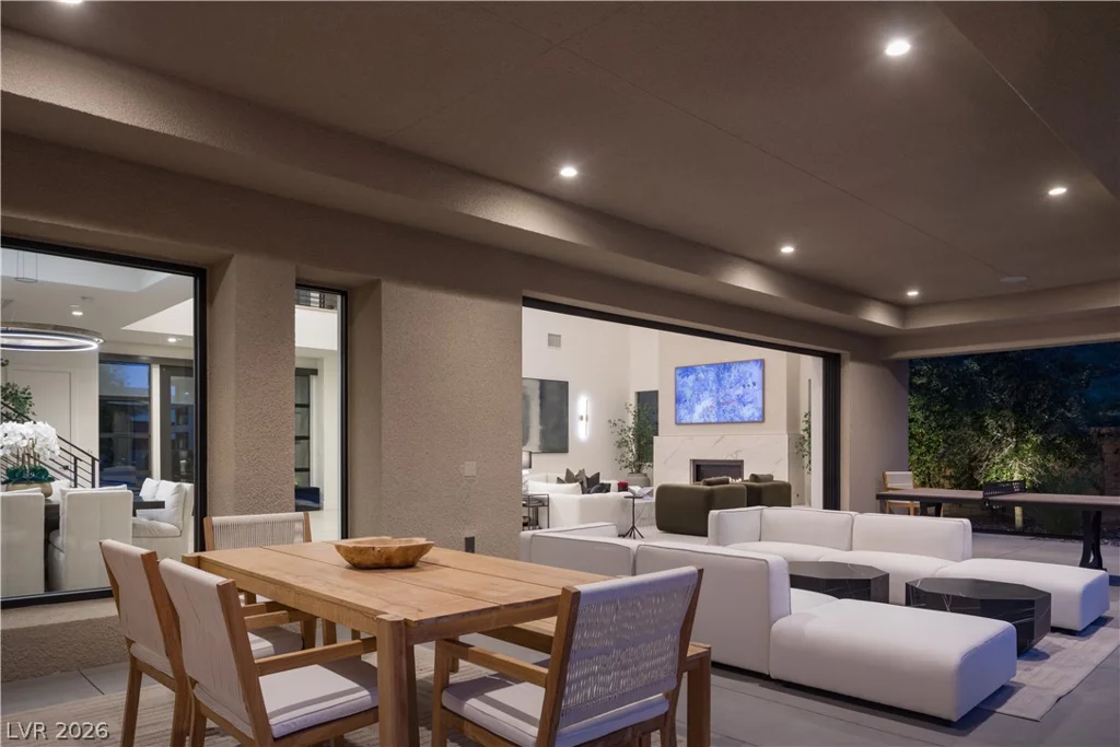 27 Cranberry Cove, Las Vegas, NV 89135