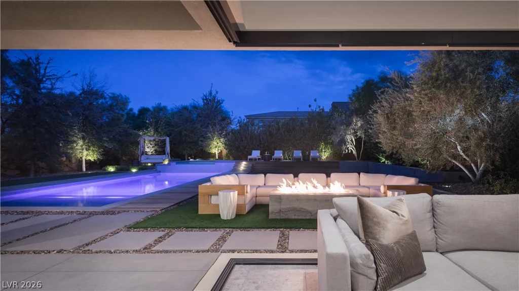 27 Cranberry Cove, Las Vegas, NV 89135