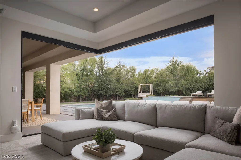 27 Cranberry Cove, Las Vegas, NV 89135