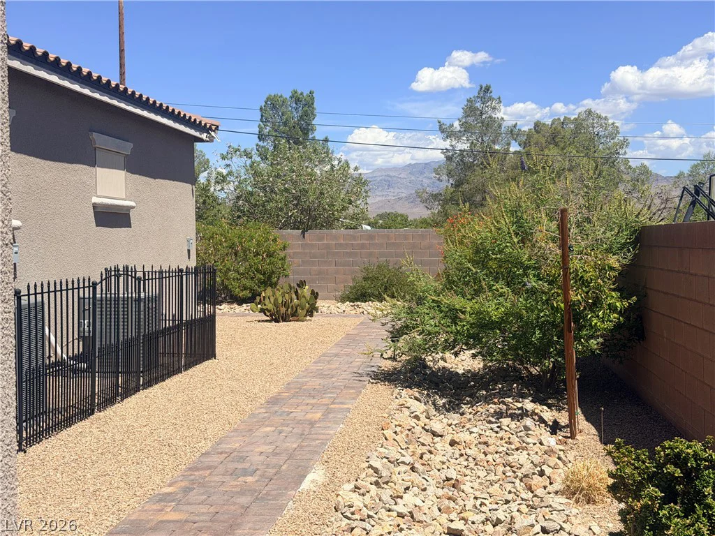 7758 Aztec Sandstone, Las Vegas, NV 89131