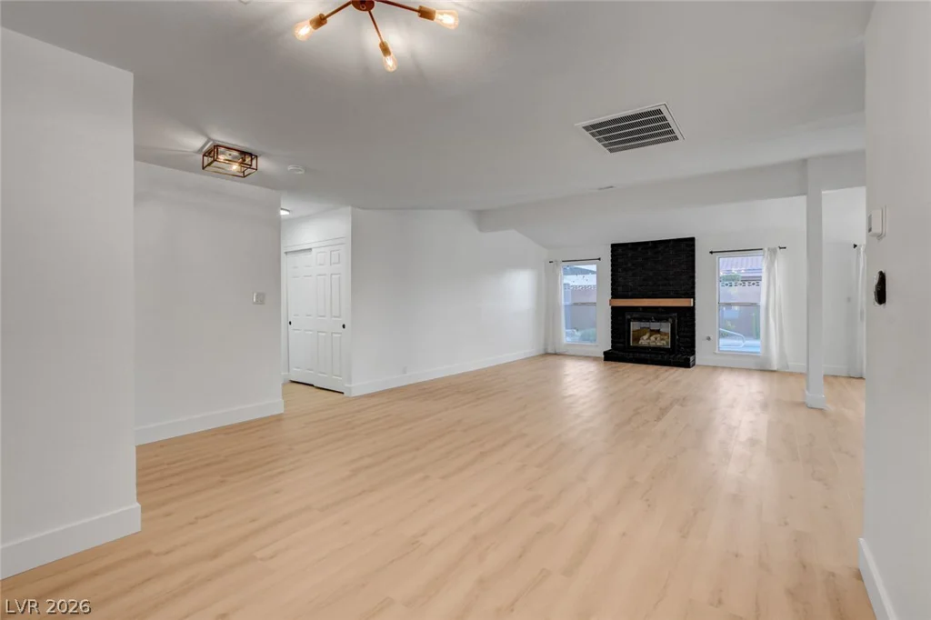 8904 Pesaro, Las Vegas, NV 89117