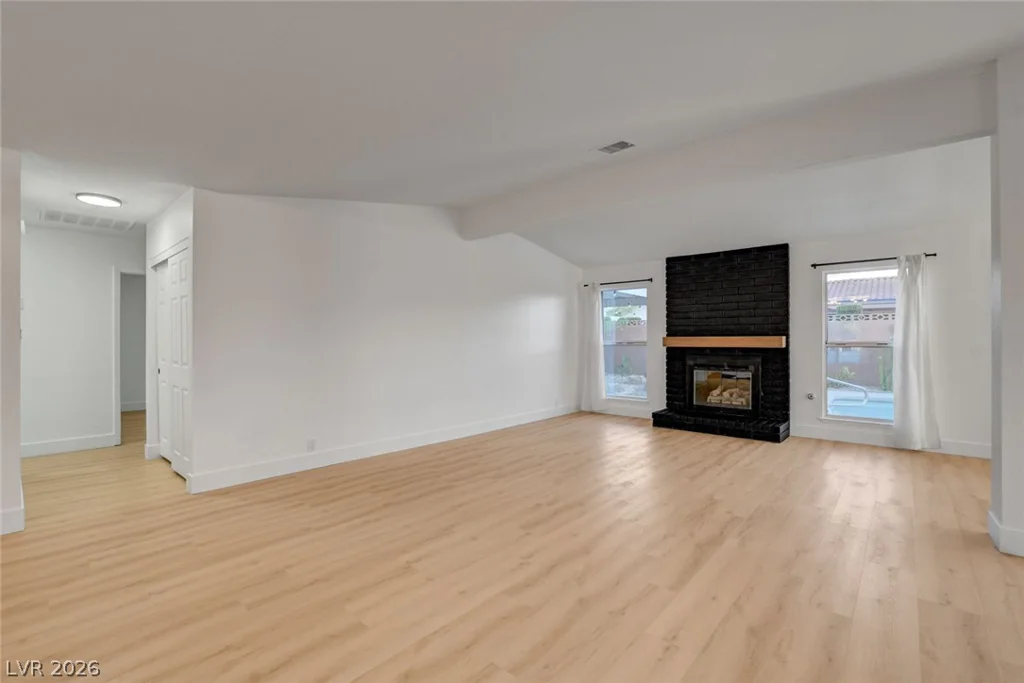 8904 Pesaro, Las Vegas, NV 89117