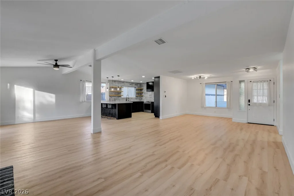 8904 Pesaro, Las Vegas, NV 89117