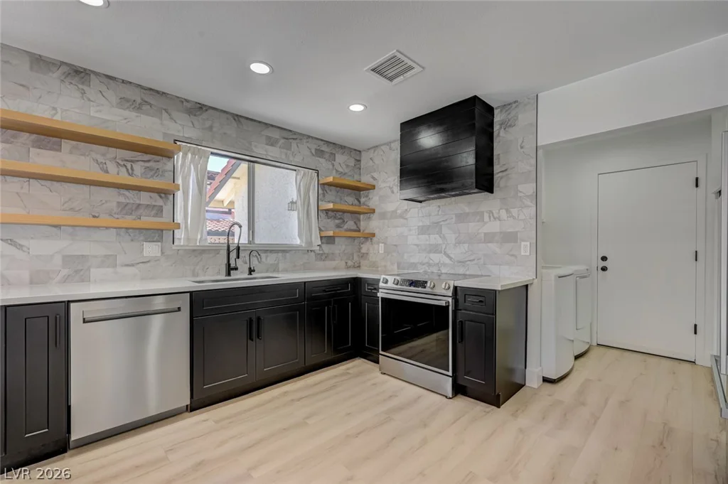8904 Pesaro, Las Vegas, NV 89117