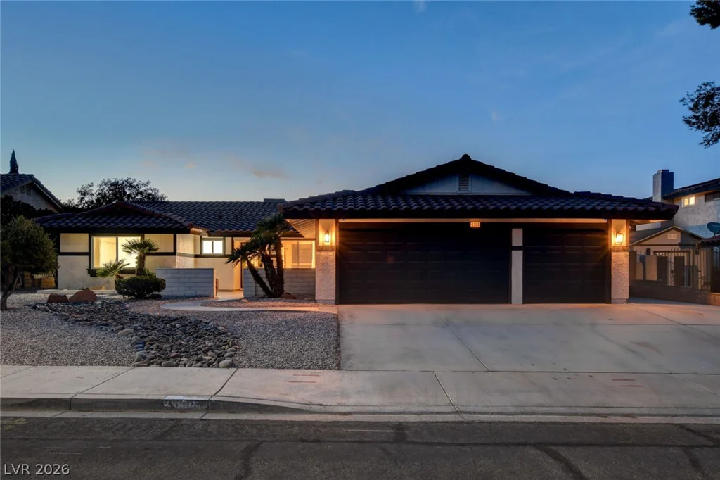 8904 Pesaro, Las Vegas, NV 89117