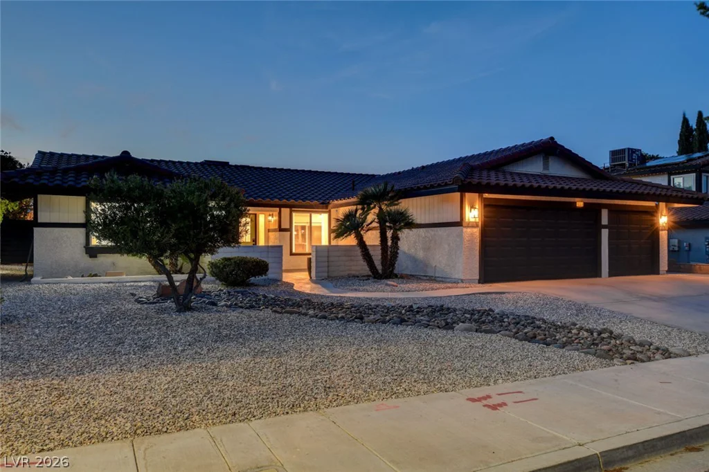 8904 Pesaro, Las Vegas, NV 89117