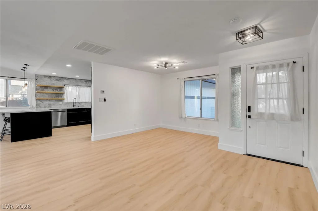 8904 Pesaro, Las Vegas, NV 89117