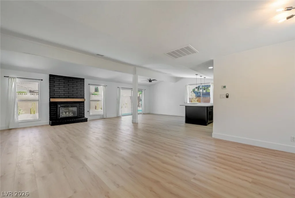8904 Pesaro, Las Vegas, NV 89117