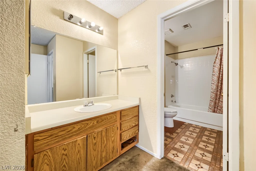 6750 Del Rey, Las Vegas, NV 89146