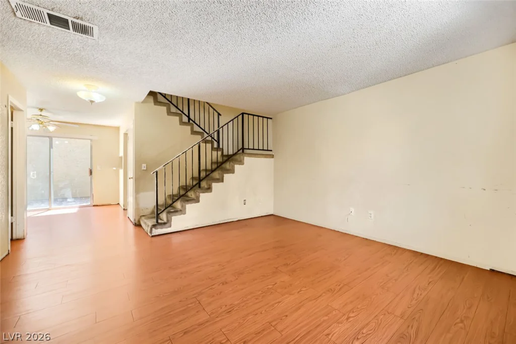 6750 Del Rey, Las Vegas, NV 89146