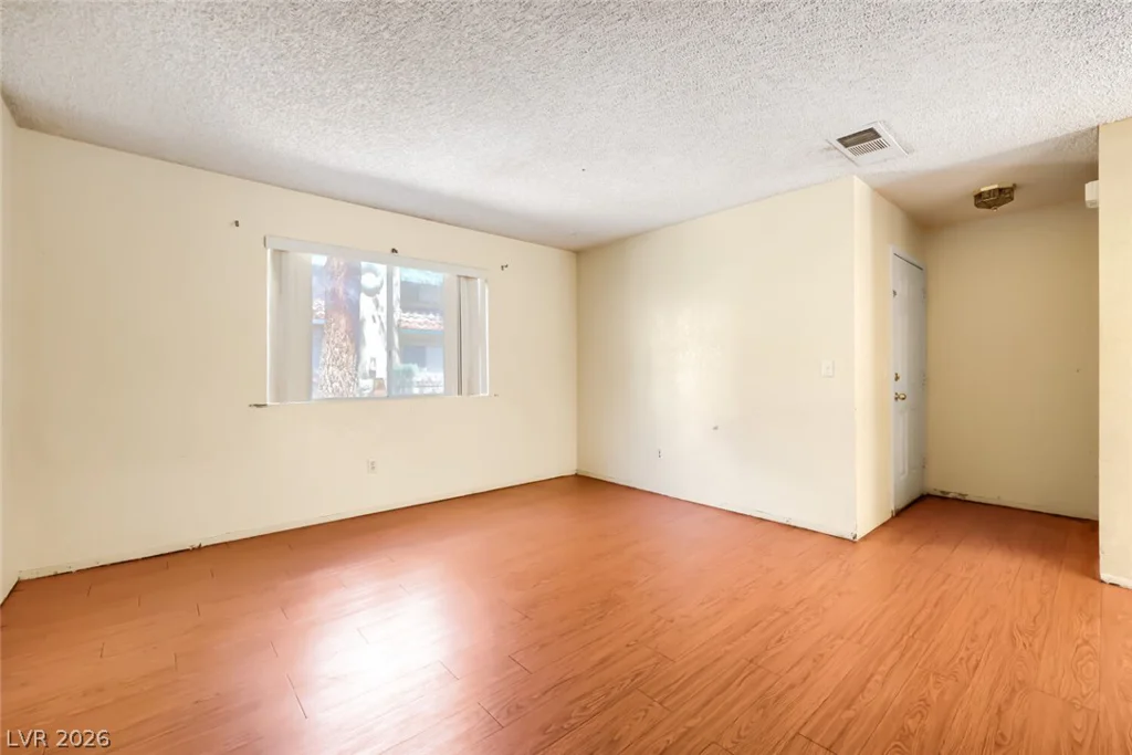 6750 Del Rey, Las Vegas, NV 89146