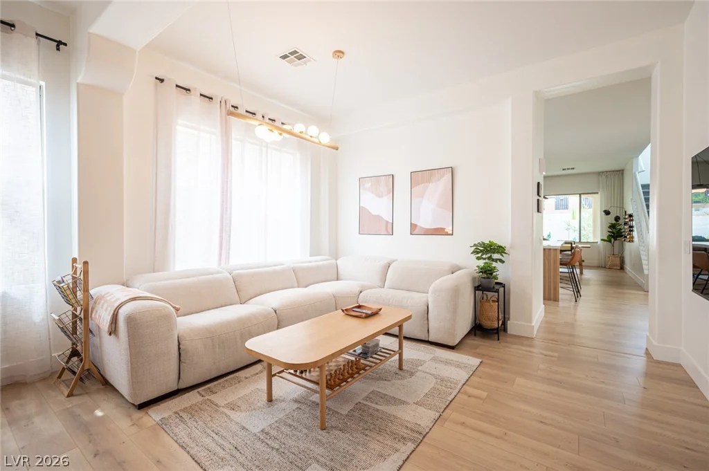 331 Dartmouth Hills, Las Vegas, NV 89138